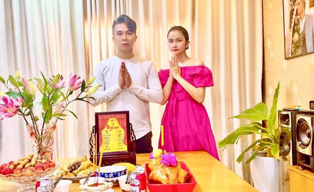 Vợ chồng Khánh Đơn lập di ảnh viếng ca sĩ Phi Nhung tại nhà-1