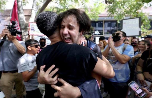 Britney Spears chính thức tự do sau khi bố mất quyền bảo hộ-4