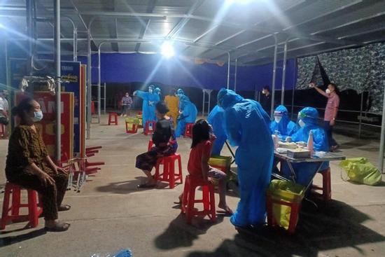 Nghệ An: 11 người thân trong gia đình dương tính SARS-CoV-2