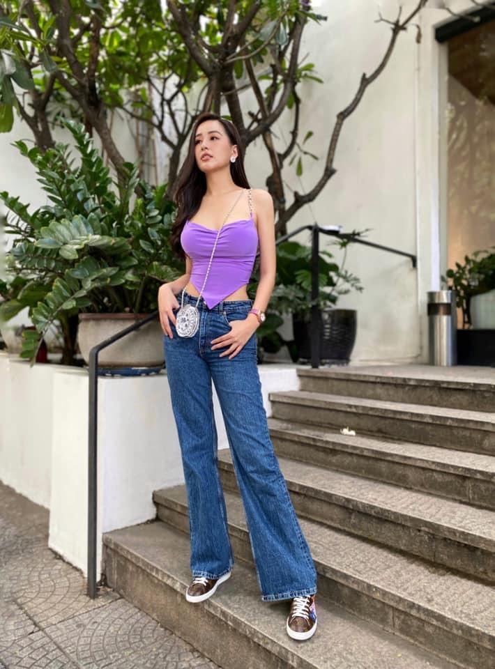 Từng lên cân vù vù, Mai Phương Thúy khéo giấu dáng với quần jeans-5