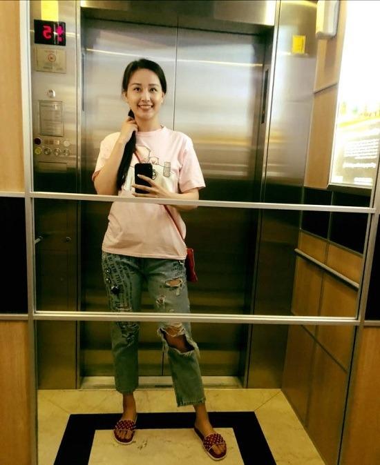 Từng lên cân vù vù, Mai Phương Thúy khéo giấu dáng với quần jeans-10