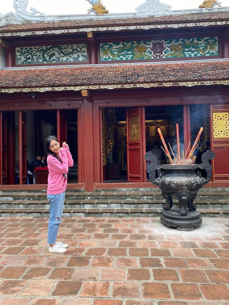 Từng lên cân vù vù, Mai Phương Thúy khéo giấu dáng với quần jeans-8