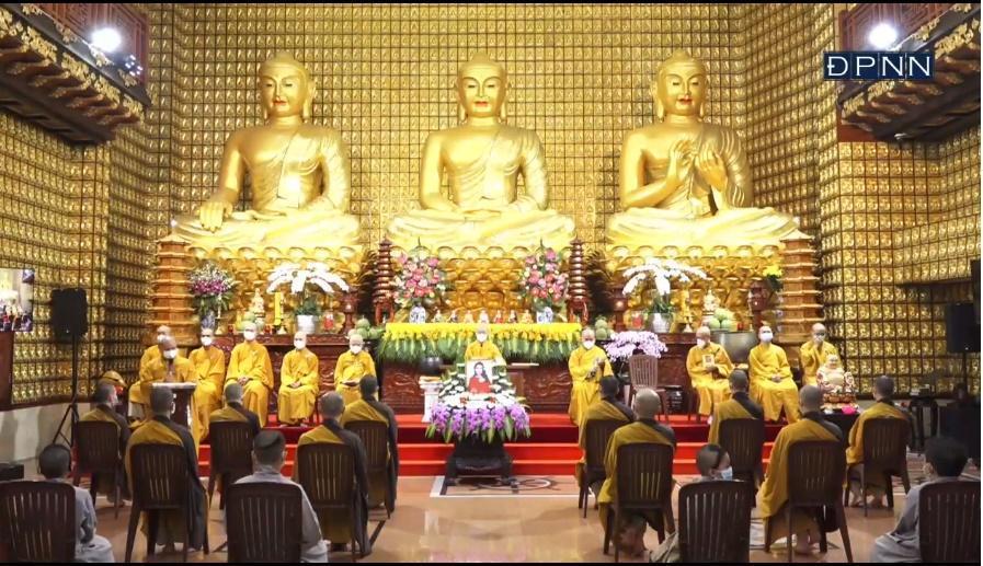 Hồ Văn Cường tiều tụy trong lễ cầu siêu mẹ nuôi Phi Nhung-6