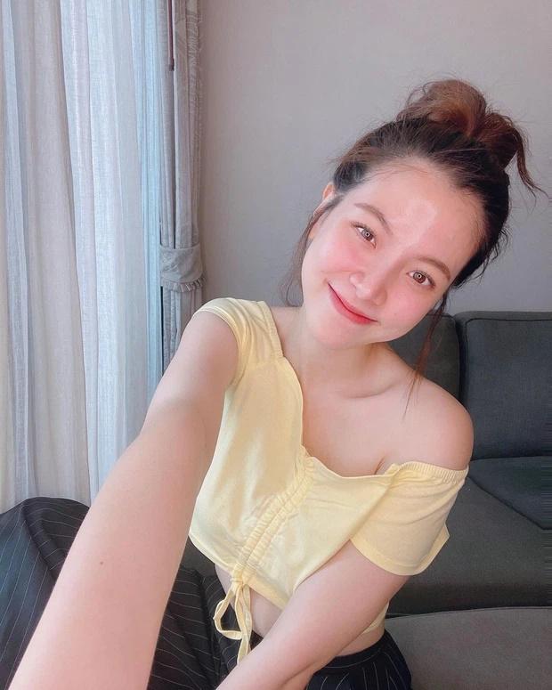 Mỹ nhân Thái Baifern diện đồ ren xịt máu mũi mừng tuổi 29-6