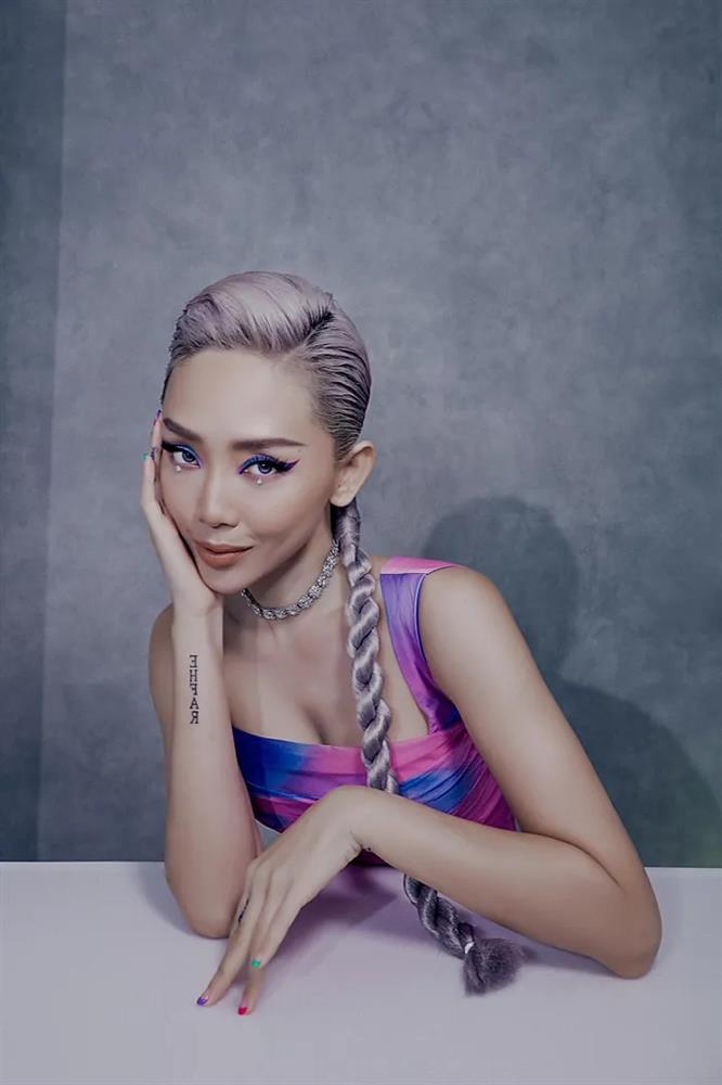 TP HCM trở lại cuộc sống bình thường mới, Tóc Tiên liền tung hit-3