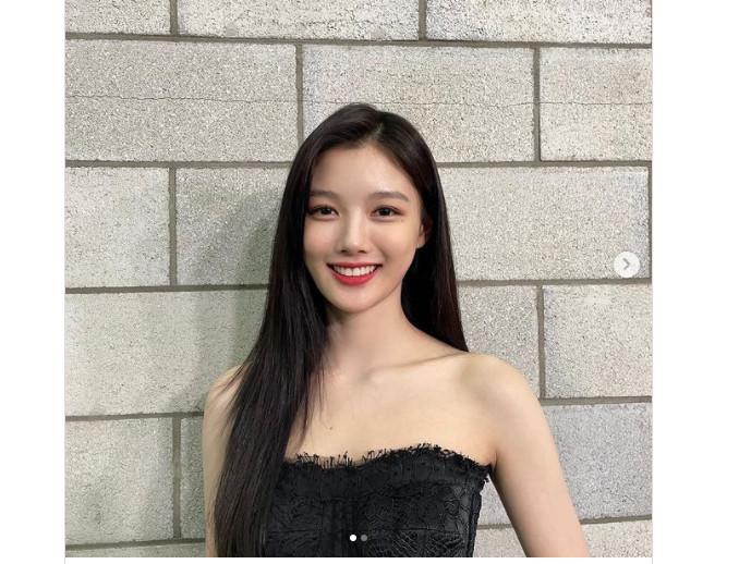 Mẹo makeup giúp làn da tươi tắn của em gái quốc dân Kim Yoo Jung-6