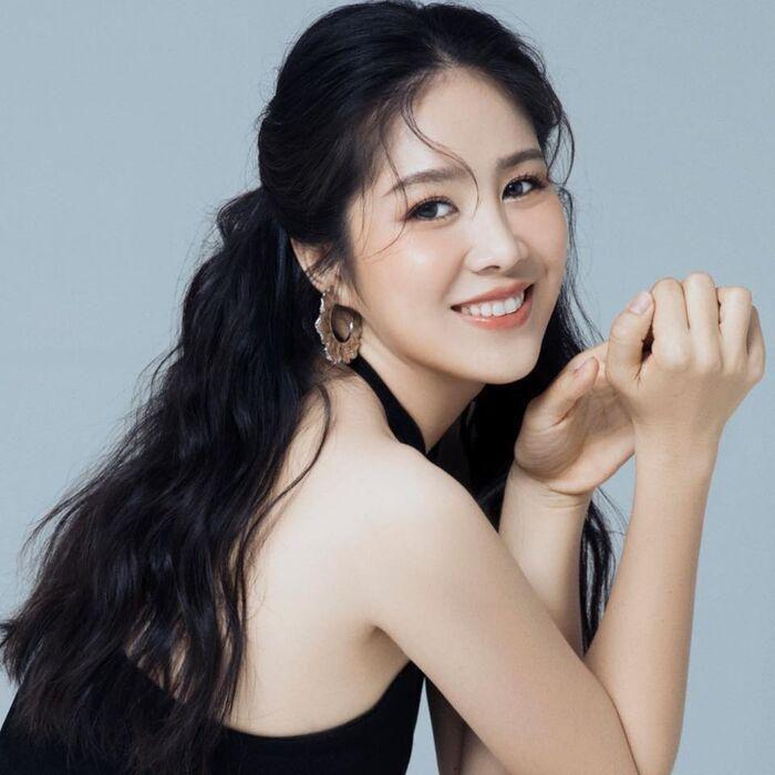 Lê Phương tiền đình vì con gái biến áo của mẹ thành đủ kiểu váy-1