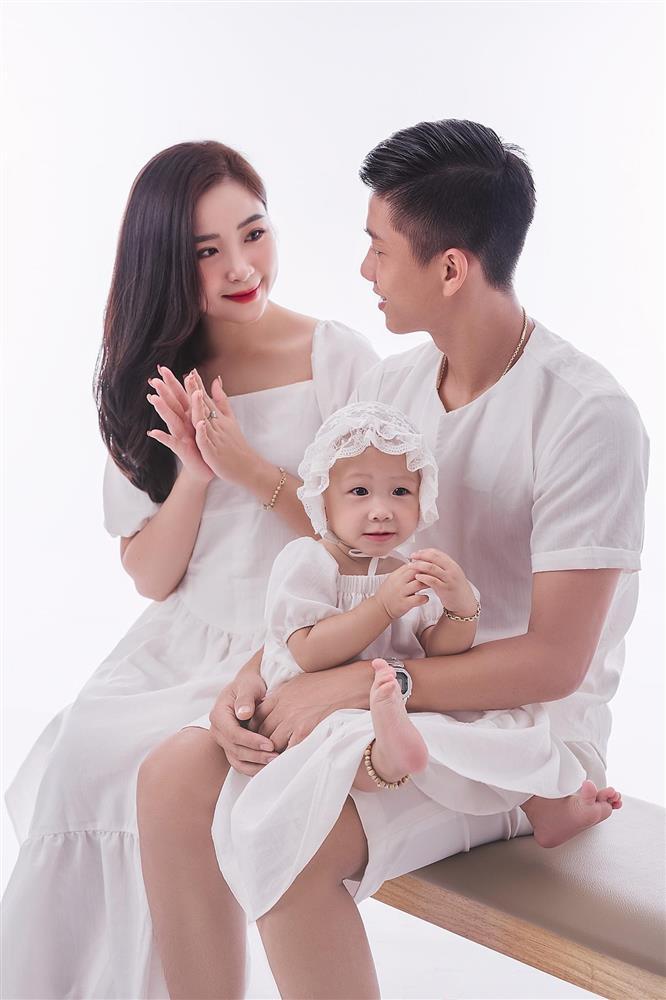 Khoe vợ mang bầu, Phan Văn Đức bị mỉa tốt mái hại trống-4