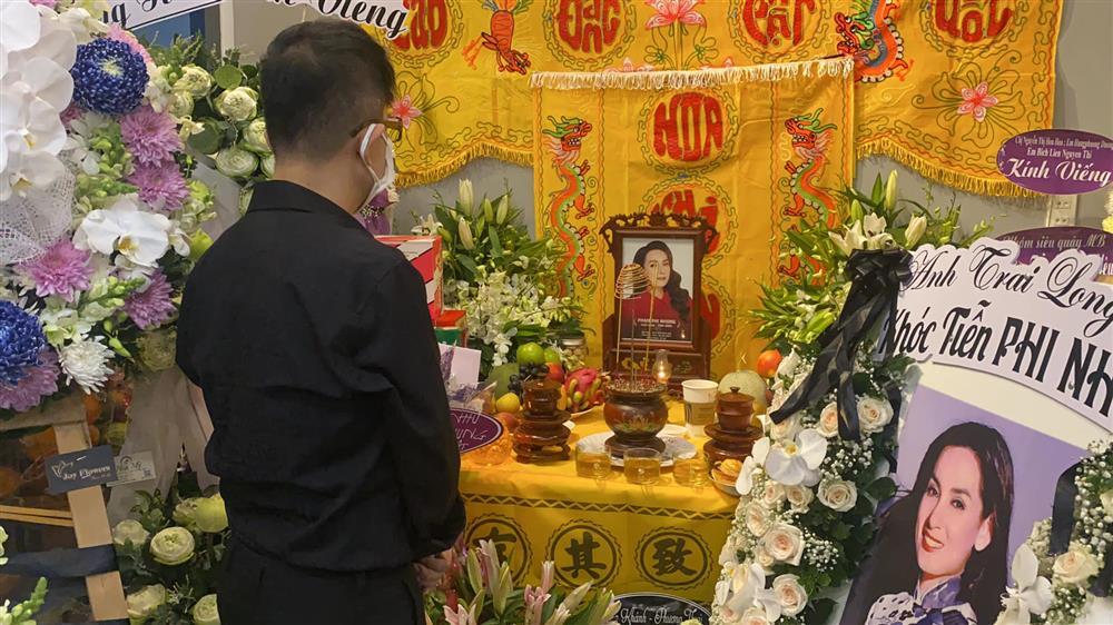 Viếng Phi Nhung, Long Nhật đau đớn nhìn đàn con nuôi cố ca sĩ-2