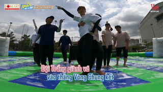 Jack bị mắng hỗn khi quăng chai vào mặt Trương Thế Vinh-9