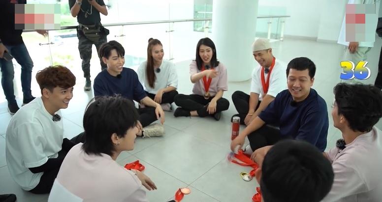 Jack bị mắng hỗn khi quăng chai vào mặt Trương Thế Vinh-1