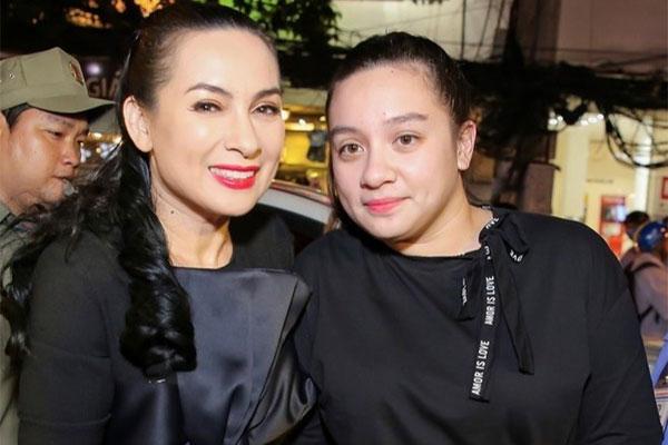 Con gái mong sớm đưa Phi Nhung về Mỹ-1