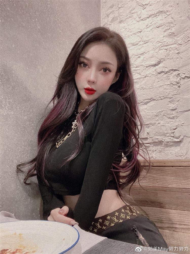 Nghệ sĩ trẻ Trung Quốc vướng vòng tù tội-1