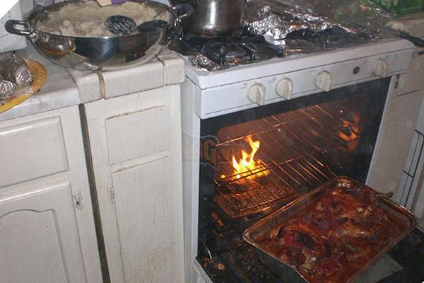 Trổ tài thịt vịt, cô gái cho ra lò thành phẩm sởn gai ốc, nhìn muốn ói-7