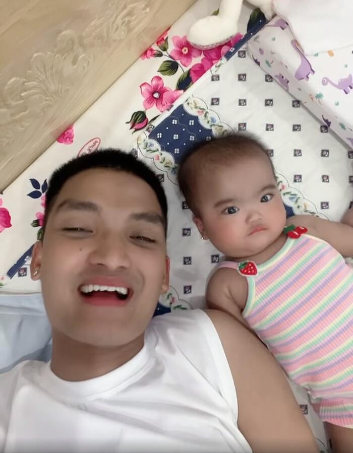 Con gái Mạc Văn Khoa gây sốt với gương mặt bất biến-4