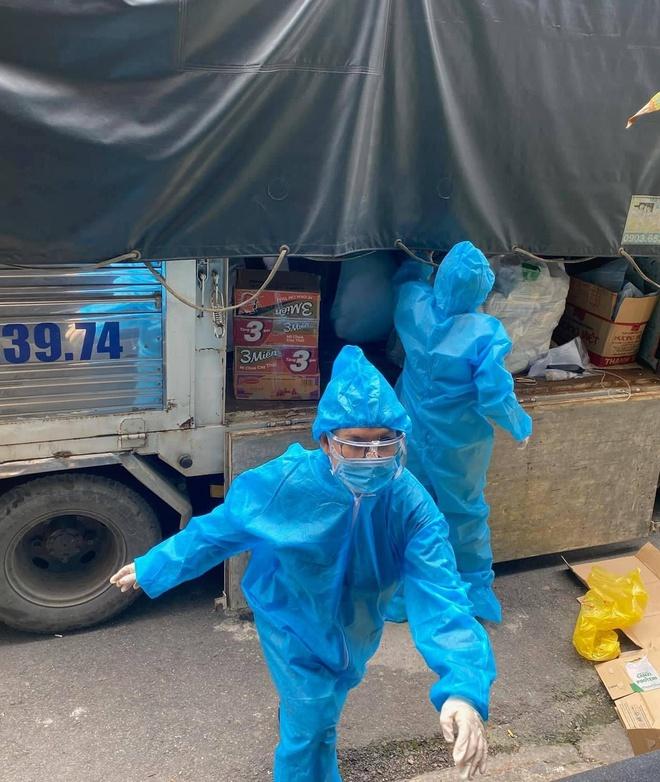 Việt Hương lo thủ tục đưa thi hài Phi Nhung về Mỹ-1