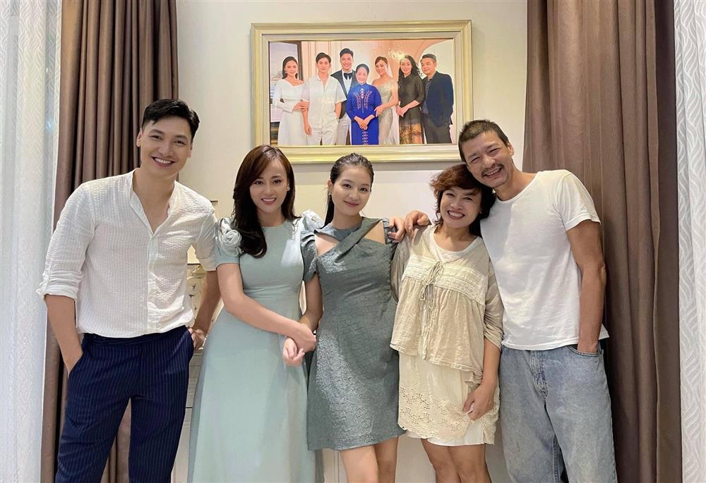 Khán giả ngán ngẩm khi Hương Vị Tình Thân kéo dài thành 140 tập-10