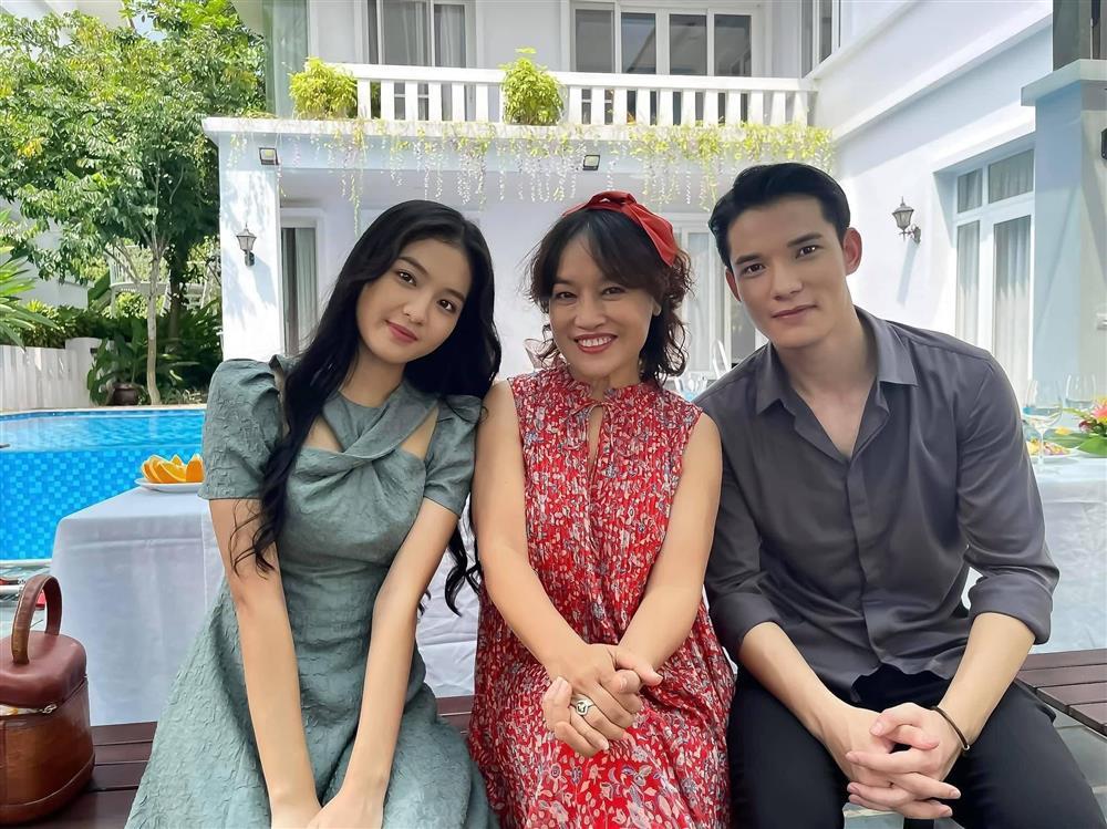 Khán giả ngán ngẩm khi Hương Vị Tình Thân kéo dài thành 140 tập-11