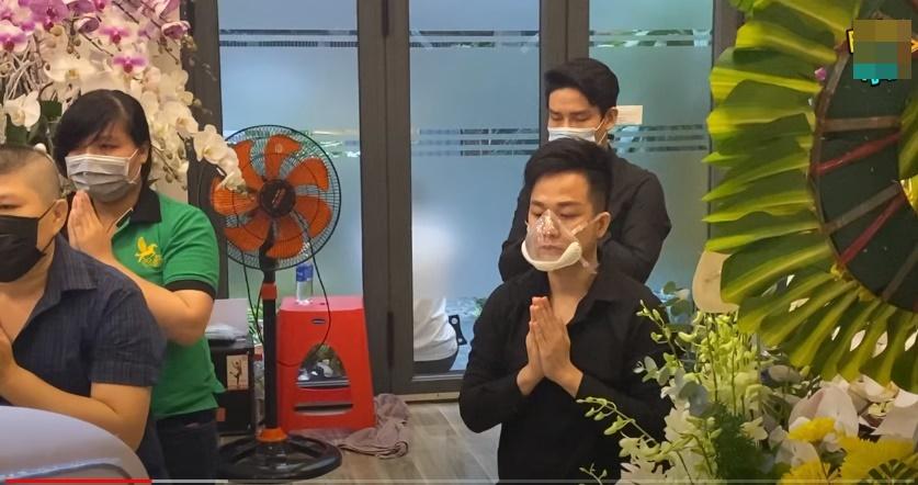 Vừa khỏi Covid-19, Quách Tuấn Du đi viếng ca sĩ Phi Nhung-4