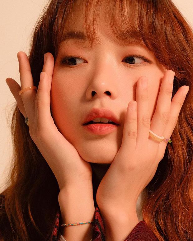 Nữ phụ Squid Game tăng follower gấp 60 lần, nhan sắc so sánh với Sulli-7