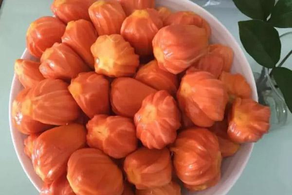 Chị gái xẻ mít tố nữ ra làm 4 khiến dân mạng đứng hình tức tối-4