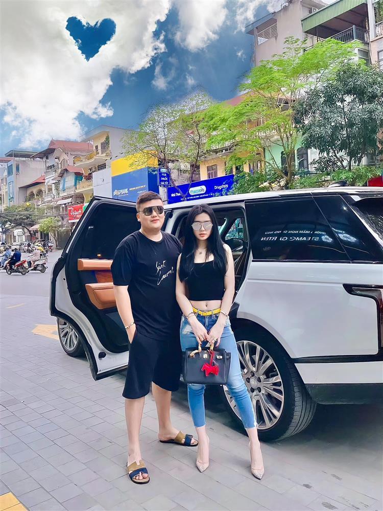 Danh tính cô dâu được người yêu tặng siêu xe Porscher 5 tỷ-5