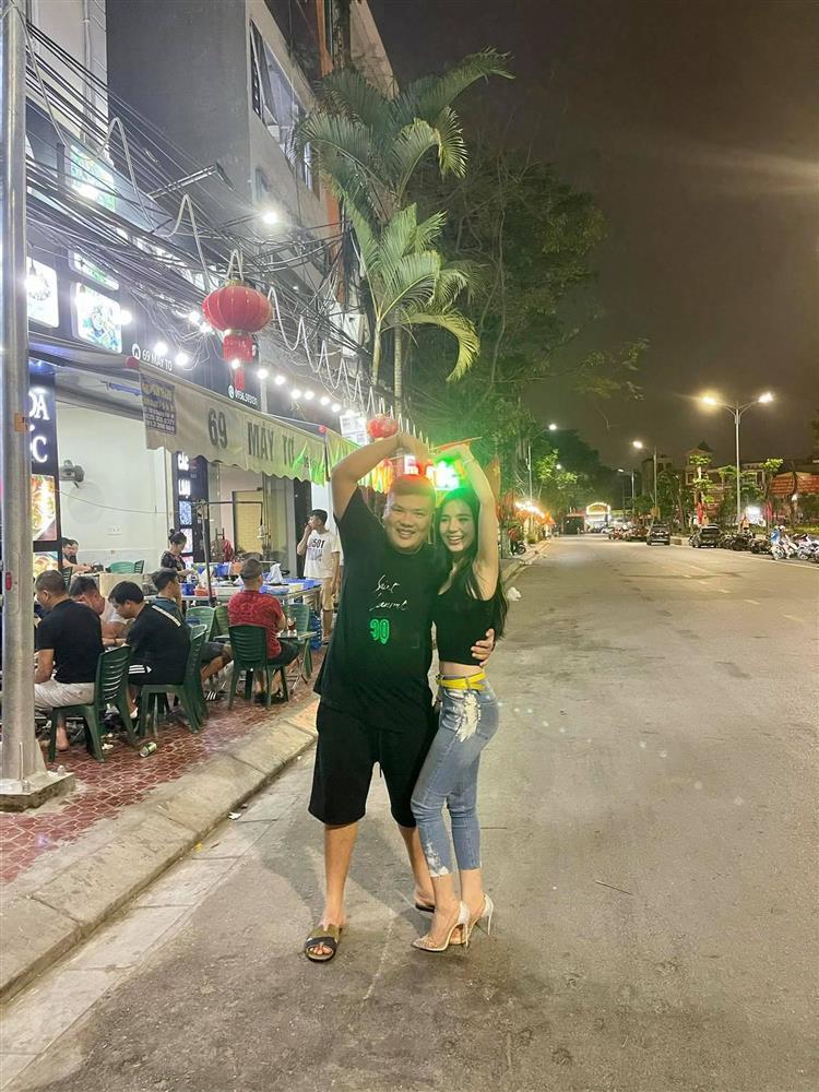 Danh tính cô dâu được người yêu tặng siêu xe Porscher 5 tỷ-7