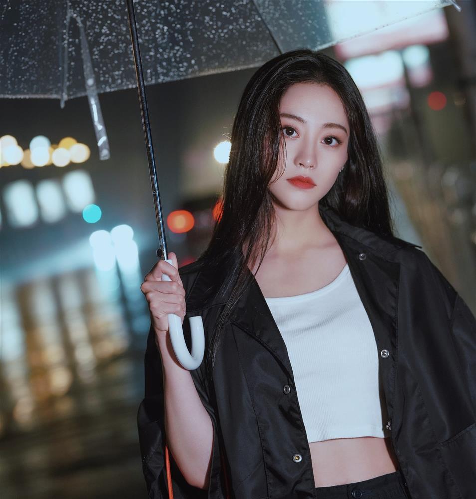 Sao nữ thất bại khi cố trở thành Địch Lệ Nhiệt Ba thứ hai-5