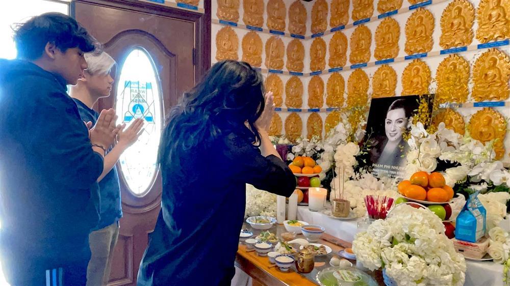 Bằng Kiều, Thanh Thảo dự lễ thất đầu của Phi Nhung ở Mỹ-6