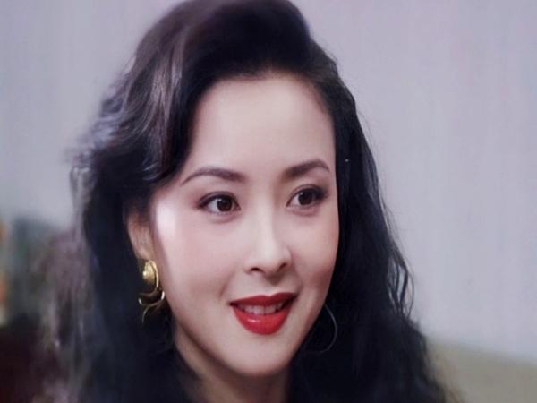 Chu Khiết sang Mỹ định cư từ năm 1990. Năm 1997, cô thành lập học viện vũ đạo tại Mỹ. Năm 2002, Chu Khiết mở một cơ sở tại Thượng Hải. Thi thoảng, cô trở về Trung Quốc hoạt động nghệ thuật.