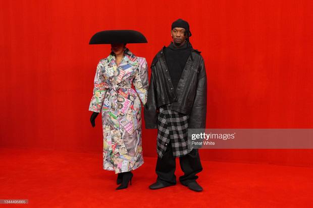 Cardi B vừa sinh con 1 tháng mà eo siêu nhỏ, vòng 3 khủng hết hồn-9