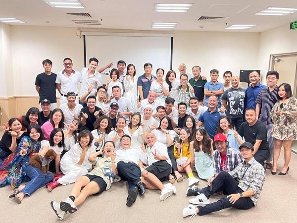 Hương Vị Tình Thân: Mạnh Trường khóc chia tay sau 10 tháng gắn bó-4