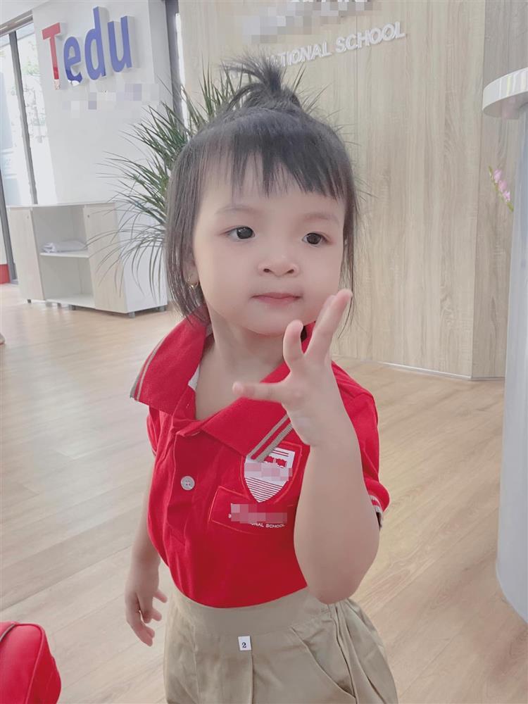 Bóc giá ngôi trường Bùi Tiến Dũng cho con gái 2 tuổi theo học-3