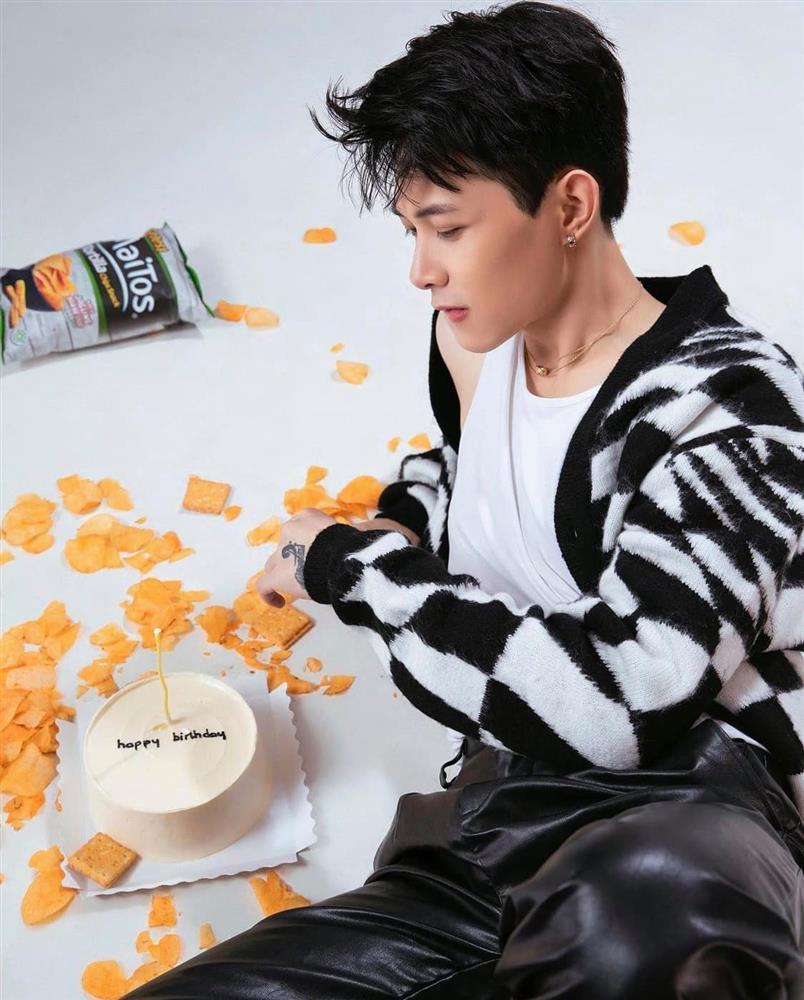 Ông bố trẻ Anh Tú tuổi 28 bị nhận xét nữ tính giống Đào Bá Lộc?-2