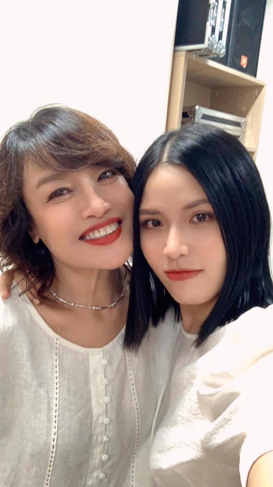 Diệp mới và Tuyết Bít Hương Vị Tình Thân đọ sắc chung khung hình-2