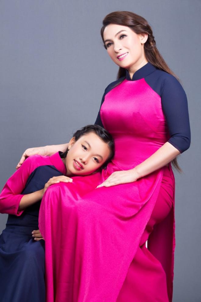 Lý do con nuôi Phi Nhung không thể tới thắp nhang cho mẹ-4