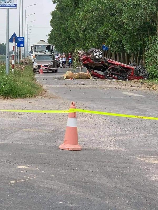 Clip phóng ô tô tốc độ bàn thờ nghi của nhóm youtube triệu view-1