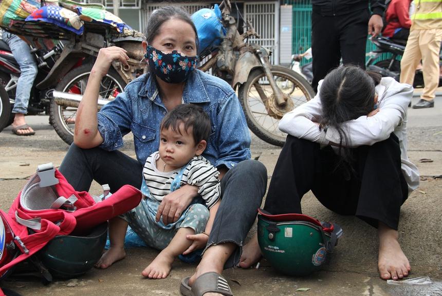 Thai phụ định đi bộ gần 2.000 km để về quê-3