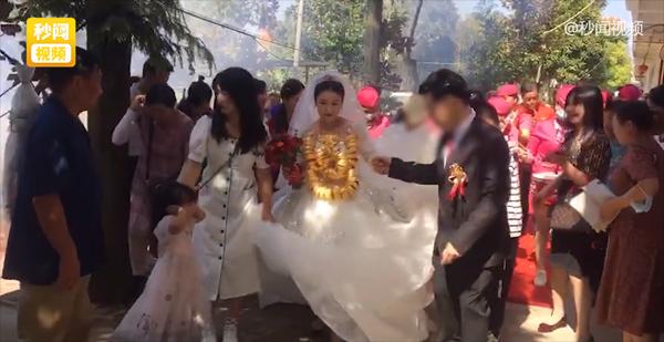 Cô dâu đeo 60 chiếc vòng vàng ngày cưới, dân mạng đỏ mắt gato-1