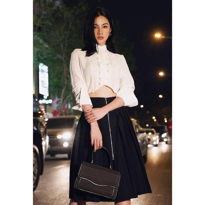 Bồ trẻ chồng cũ Lệ Quyên chụp nội y sexy ngút ngàn-9