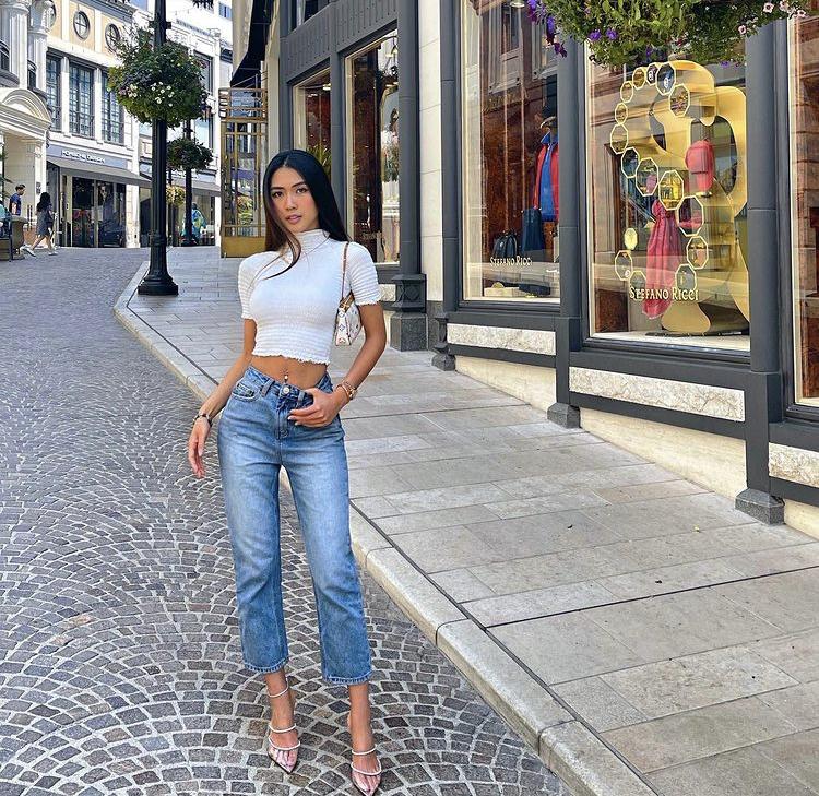 Áo croptop - ‘vũ khí’ giúp Tường Linh khoe dáng cực nuột-2