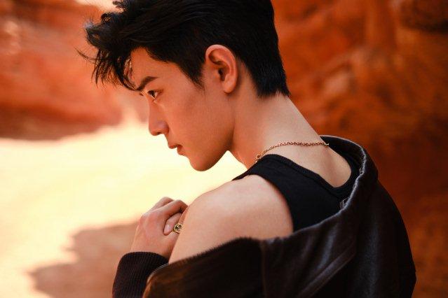 Triệu Lệ Dĩnh chỉnh ảnh méo sàn, Quan Hiểu Đồng có 6 ngón chân-13