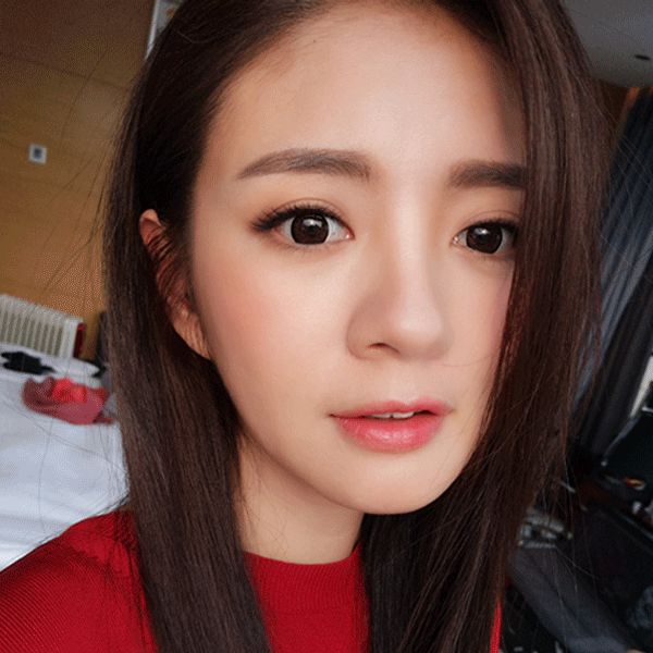 Triệu Lệ Dĩnh chỉnh ảnh méo sàn, Quan Hiểu Đồng có 6 ngón chân-3