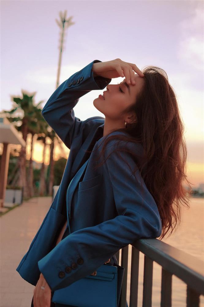 Hậu giãn cách, Đông Nhi hết tậu nhà lại túi hiệu nhẹ nhàng nửa tỷ-2