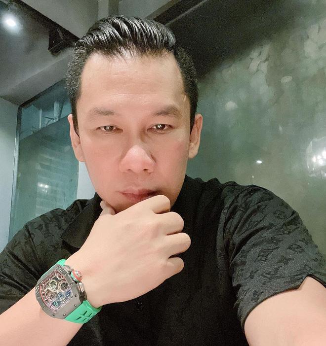 Bồ trẻ kém 27 tuổi lơ đẹp, chồng cũ Lệ Quyên háo hức đón em khác-1