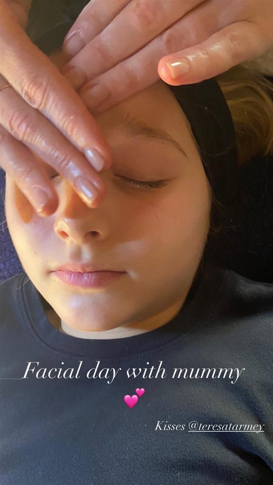 10 tuổi, ái nữ nhà David Beckham đã là khách VIP của tiệm nail và spa-2