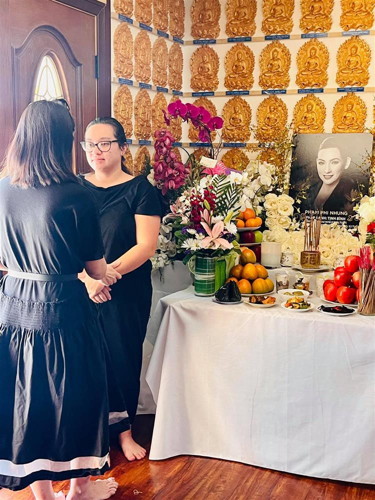 Tất cả mọi người đều đợi em về, Phi Nhung ơi!-4