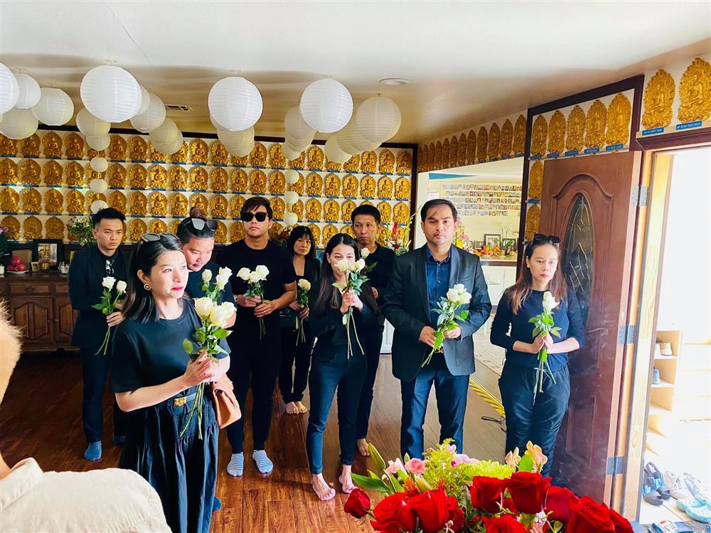 Tất cả mọi người đều đợi em về, Phi Nhung ơi!-2