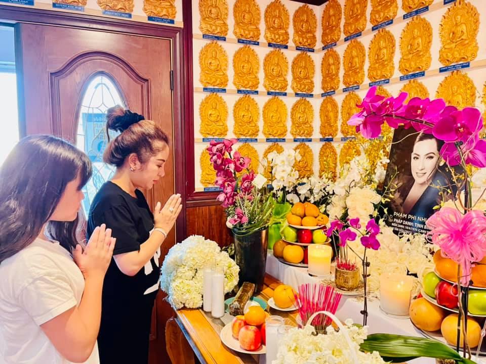 Tất cả mọi người đều đợi em về, Phi Nhung ơi!-7