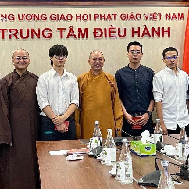 Nhóm rapper xúc phạm Phật giáo đến chùa sám hối, xin hối lỗi-3